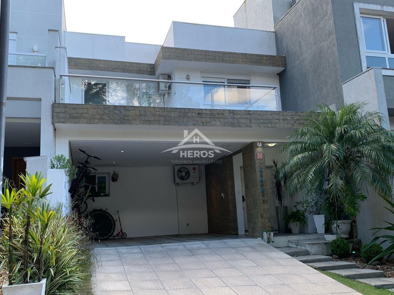 Casa 3 dorm, Vila Nova, 195m², R$ 1,1 milhão