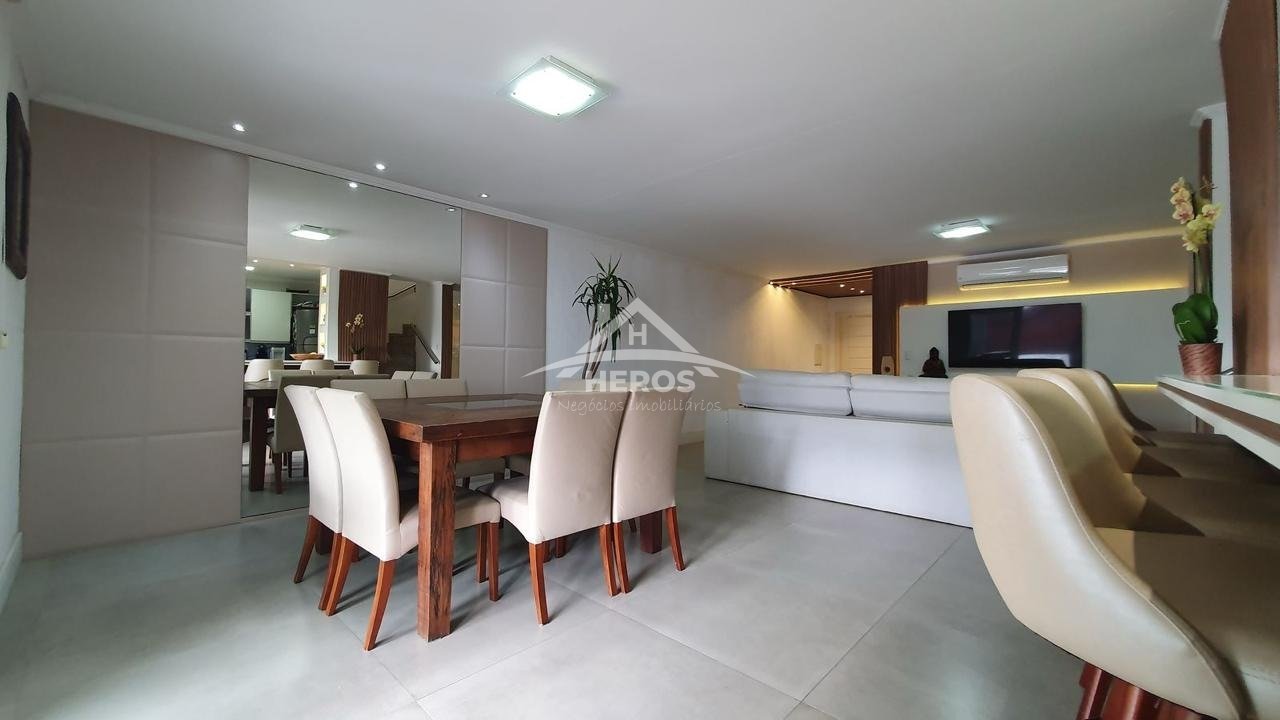 Casa 3 dorm, Vila Nova, 195m², R$ 1,1 milhão