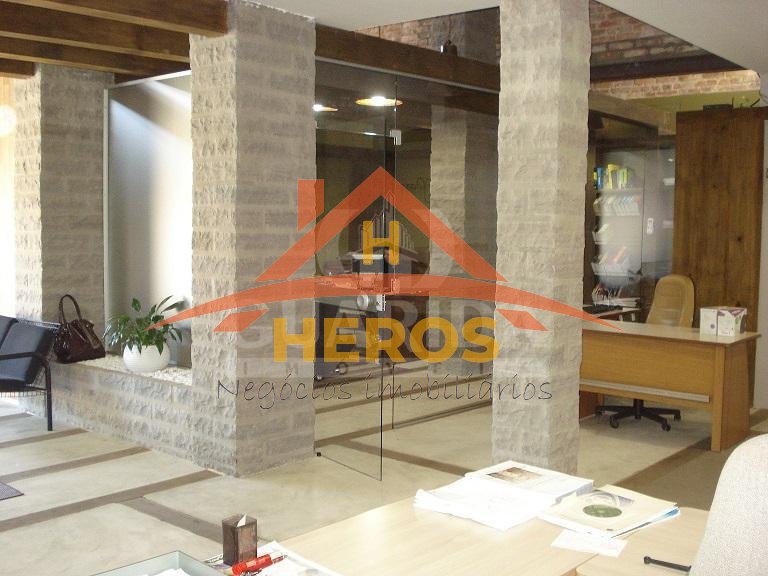 Prédio  comercial,  150m², Glória, R$1,5 milhão