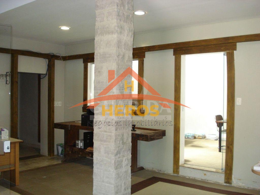 Prédio  comercial,  150m², Glória, R$1,5 milhão