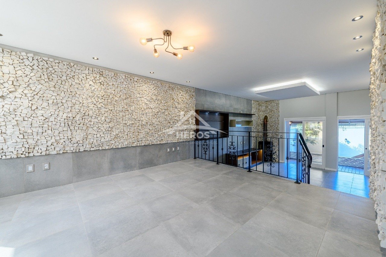 Casa 3 dorm, Ipanema, 152m², R$ 790 mil