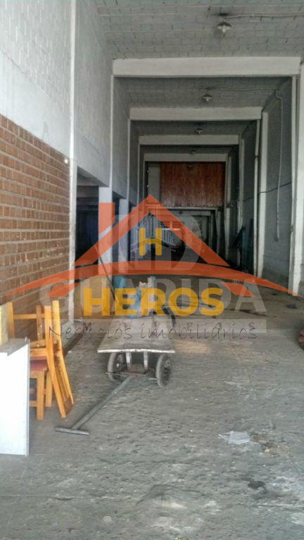 Prédio Comercial no Sarandi, 1368m², R$ 2,3milhões