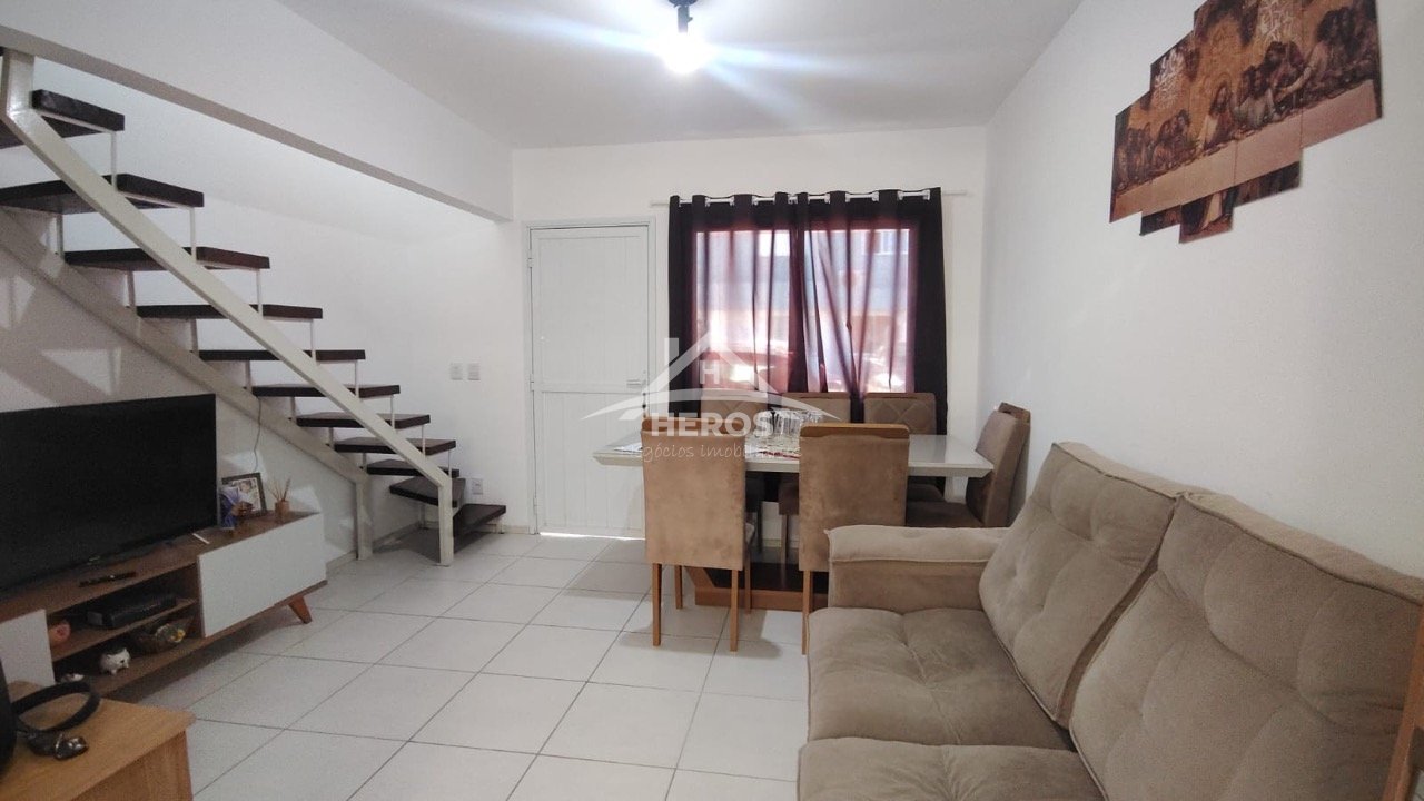 Casa em cond;02 dorm, pátio, Belém, 270mil