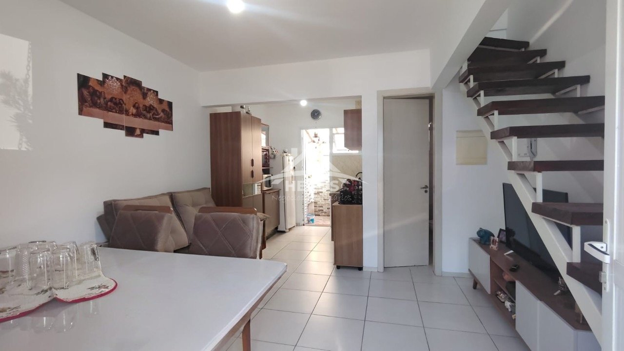 Casa em cond;02 dorm, pátio, Belém, 270mil