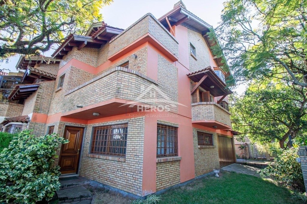Casa 4 dorm, 264m², Ipanema, R$ 1,04milhão