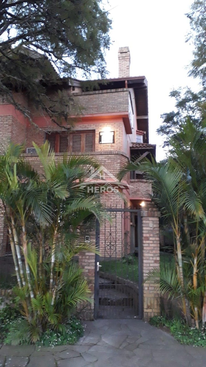 Casa 4 dorm, 264m², Ipanema, R$ 1,04milhão