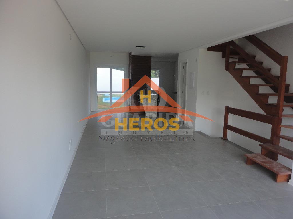 Casa 3 suítes, Hípica, 160m², R$ 525 mil