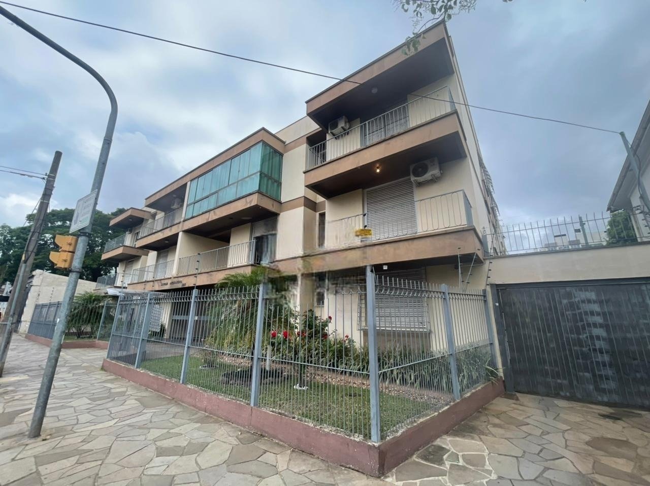 Apartamento 3 dorm, Medianeira, 96m², R$ 400mil