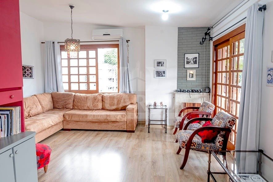 Cobertura 3 dorm, 94m², Menino Deus, R$ 700mil
