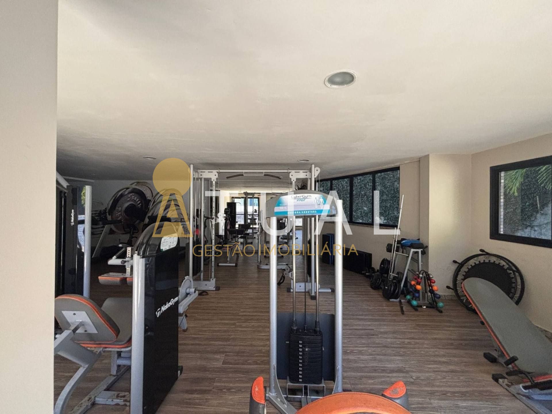 Apartamento semi mobiliado em Alphaville