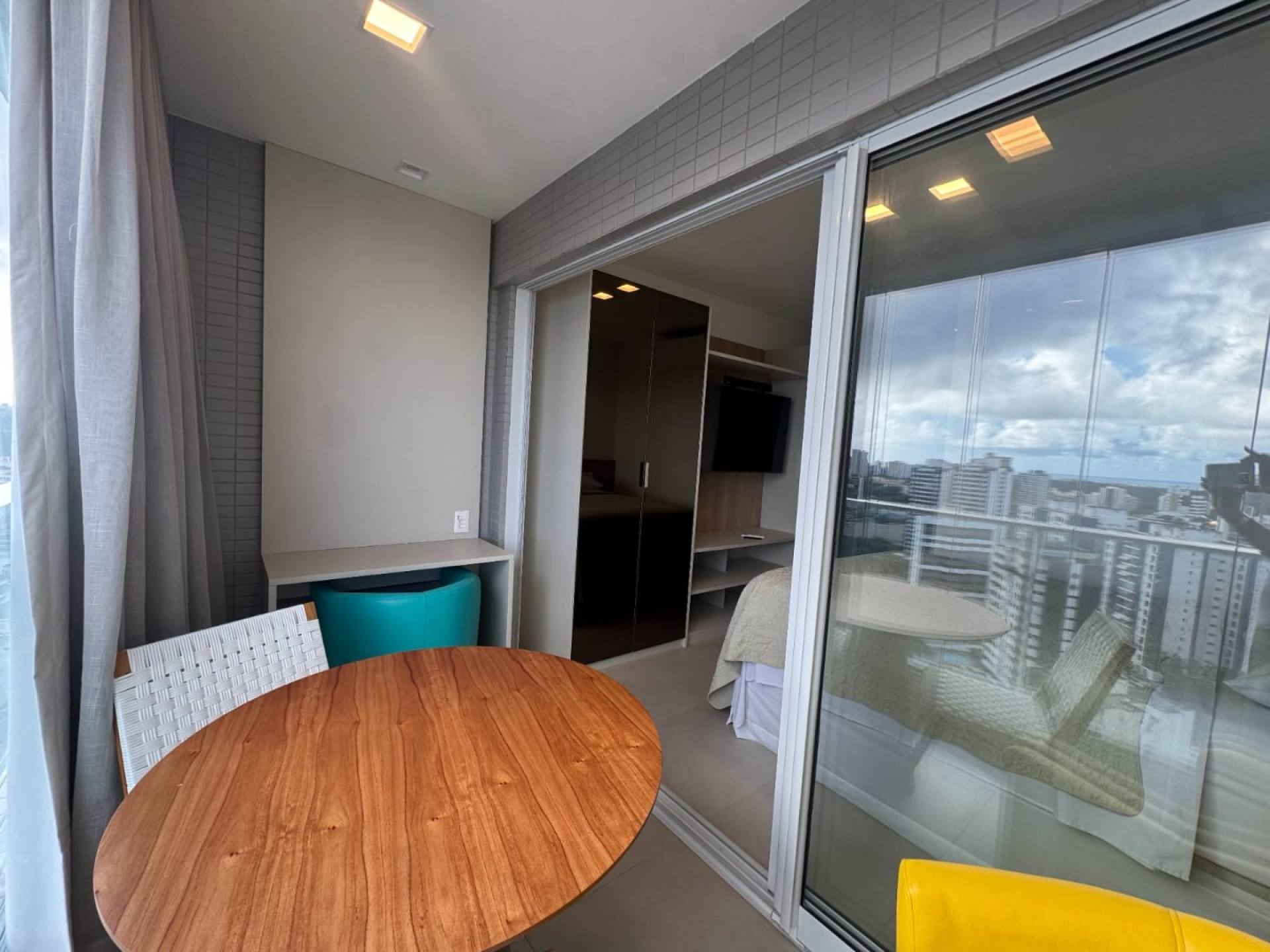 Studio Para Alugar com 01 quartos no bairro Caminho das Árvores em Salvador