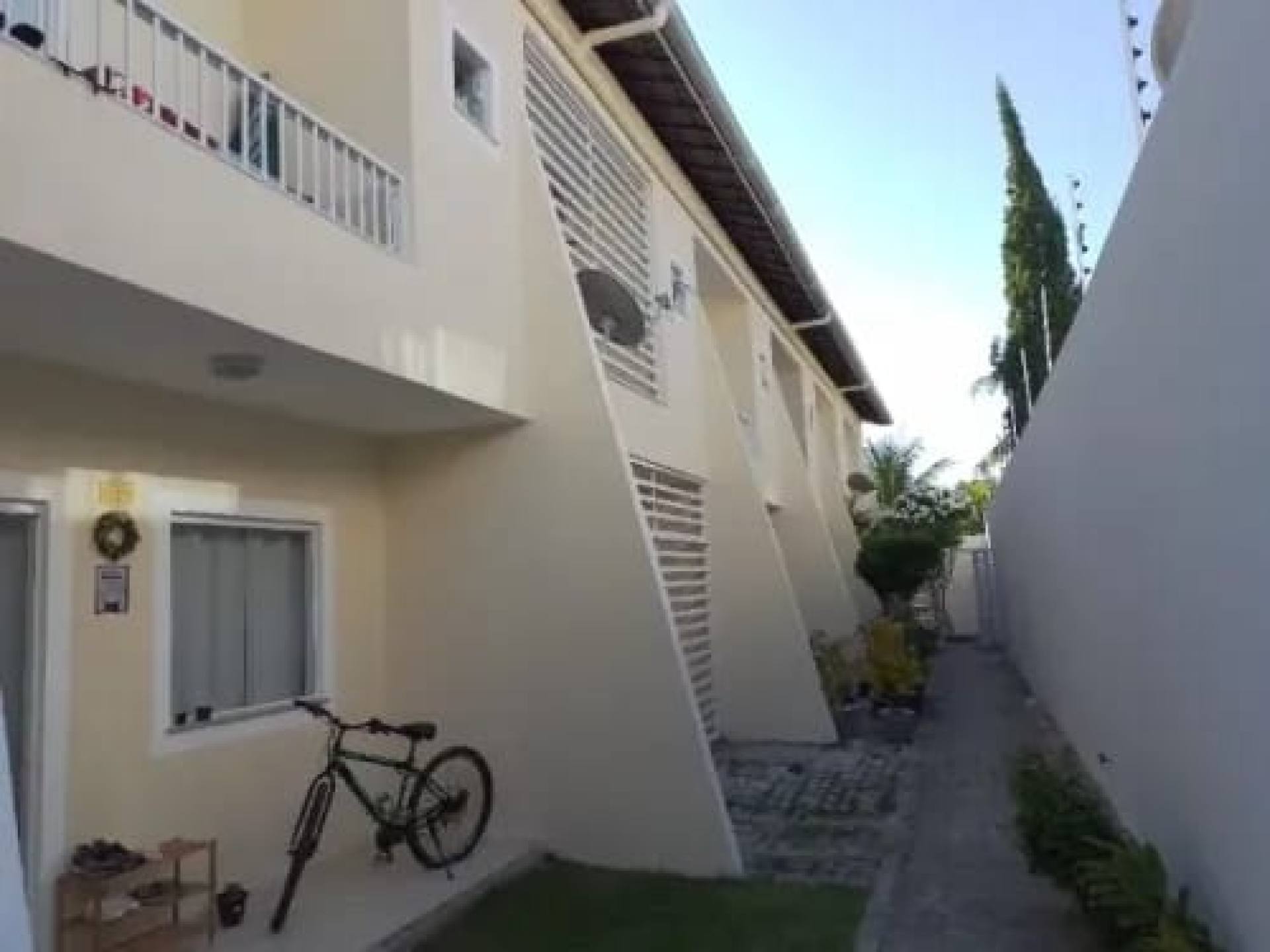 Casa Para Vender com 02 quartos 02 suítes no bairro Lauro de Freitas  em Lauro De Freitas