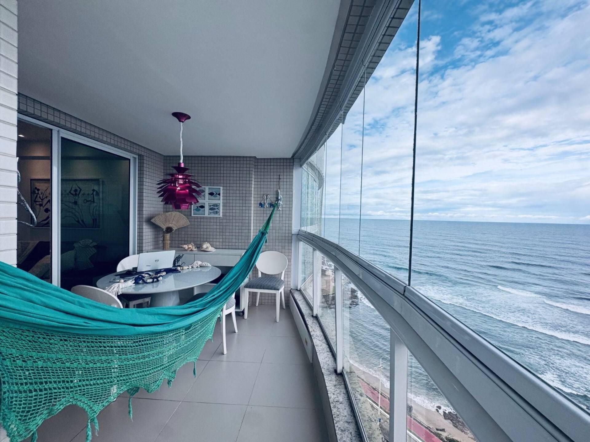 Apartamento Para Alugar com 01 quartos no bairro Pituba em Salvador