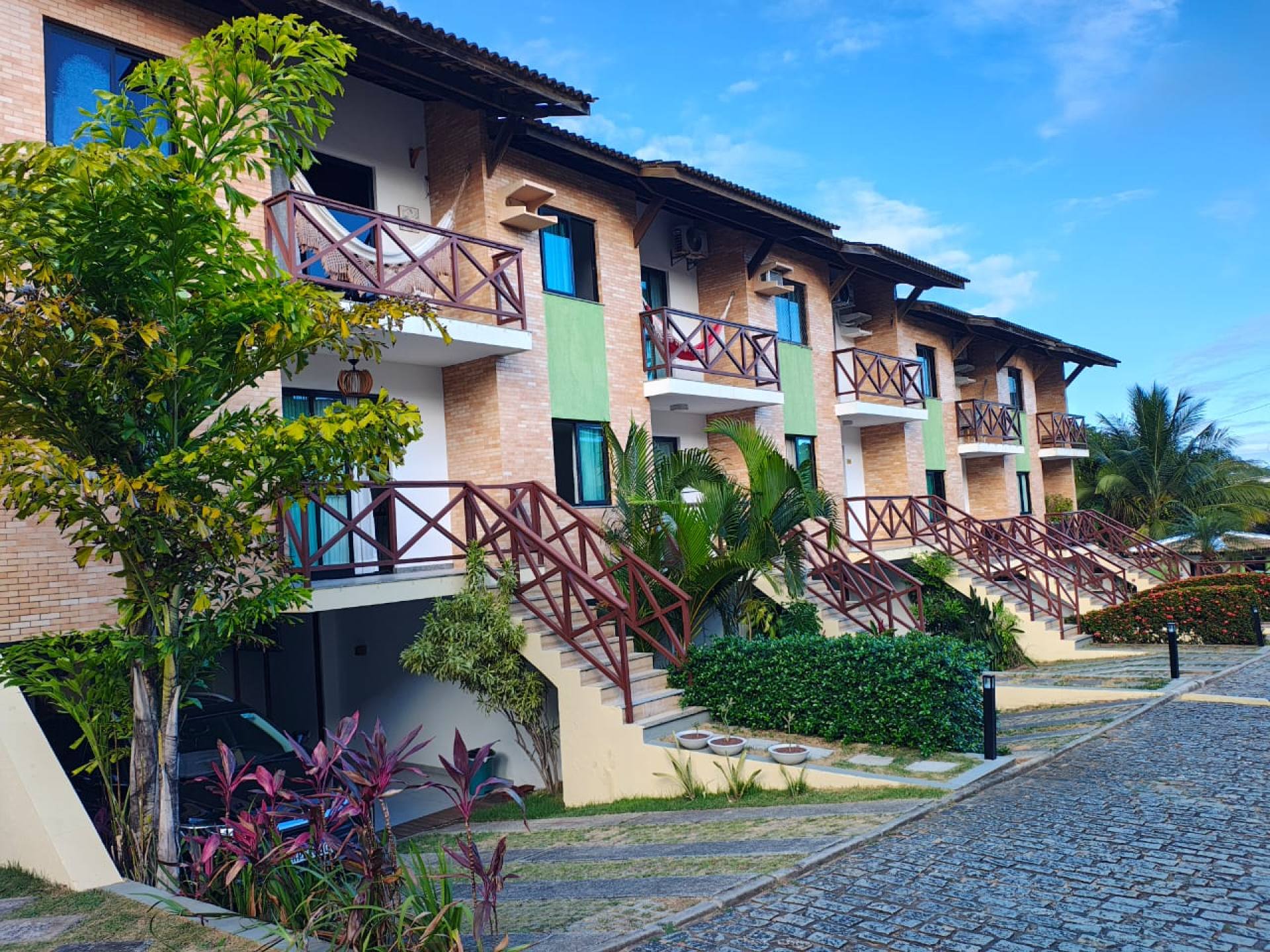 Casa Para Vender com 03 quartos 01 suítes no bairro Escolha um bairro... em Salvador
