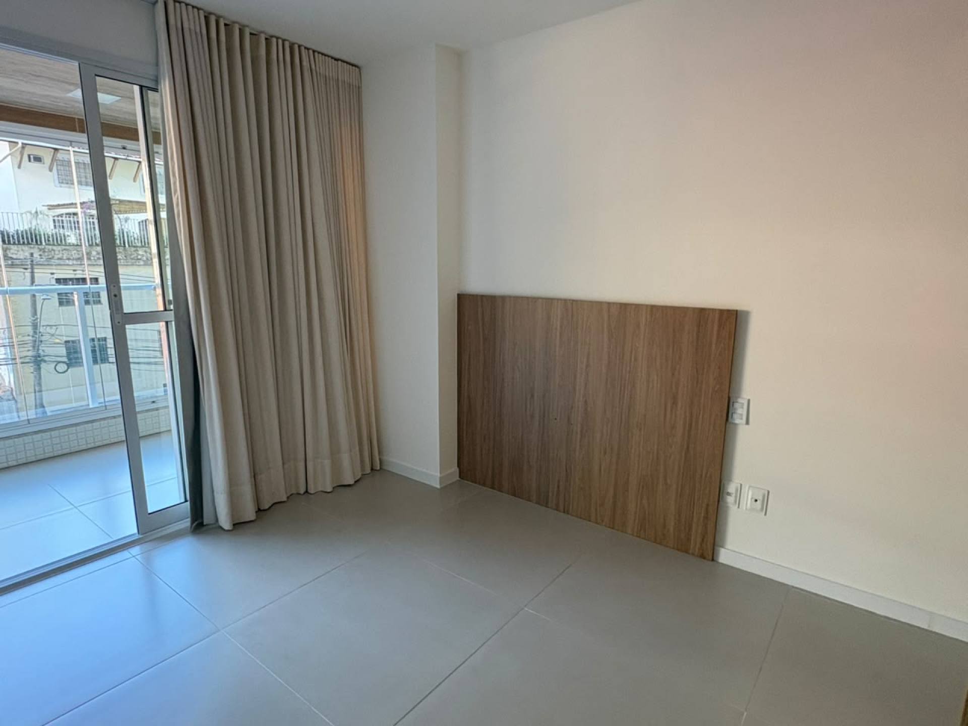 Apartamento Para Alugar com 01 quartos no bairro RIO VERMELHO em Salvador