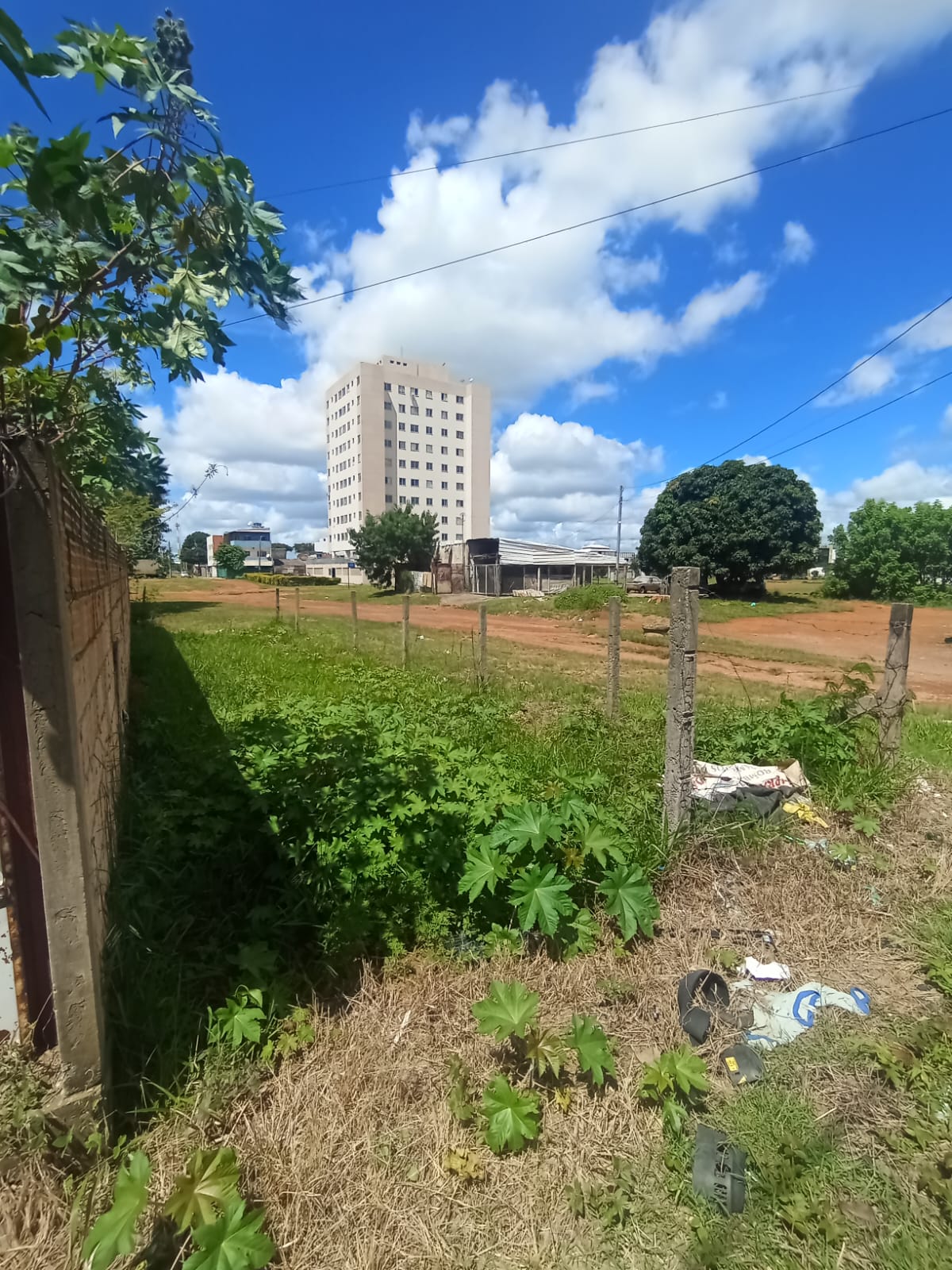 Lote de 100 m² na QR 516 em Samambaia Sul