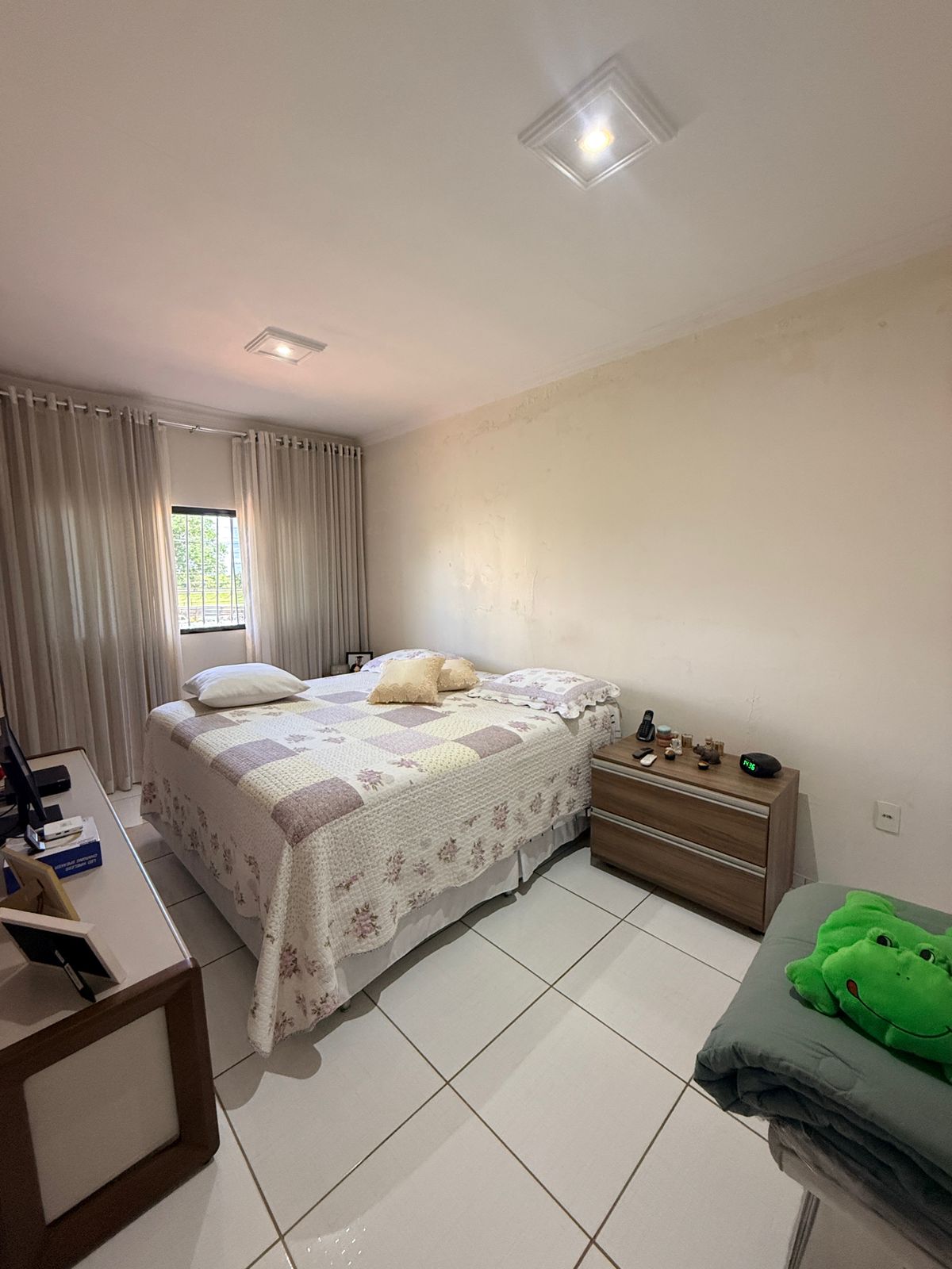 Sobrado com 3 quartos e 2 suítes na QR 431, Samambaia Norte